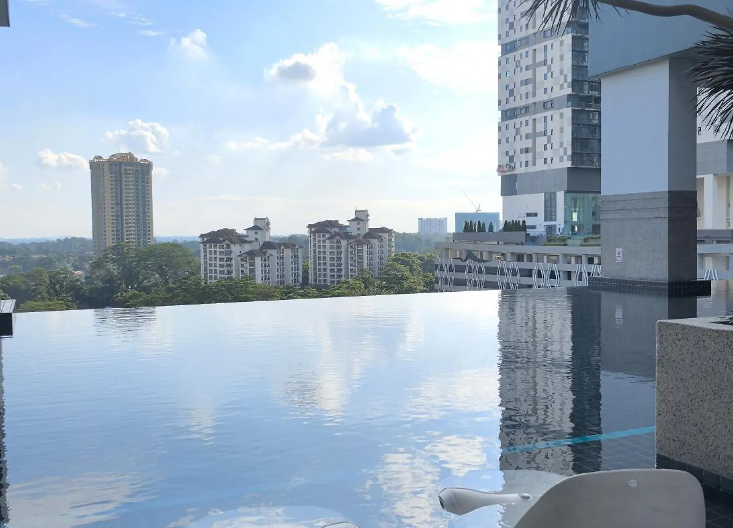 Twin Galaxy Homestay By Affinity Johor Bahru 0*,