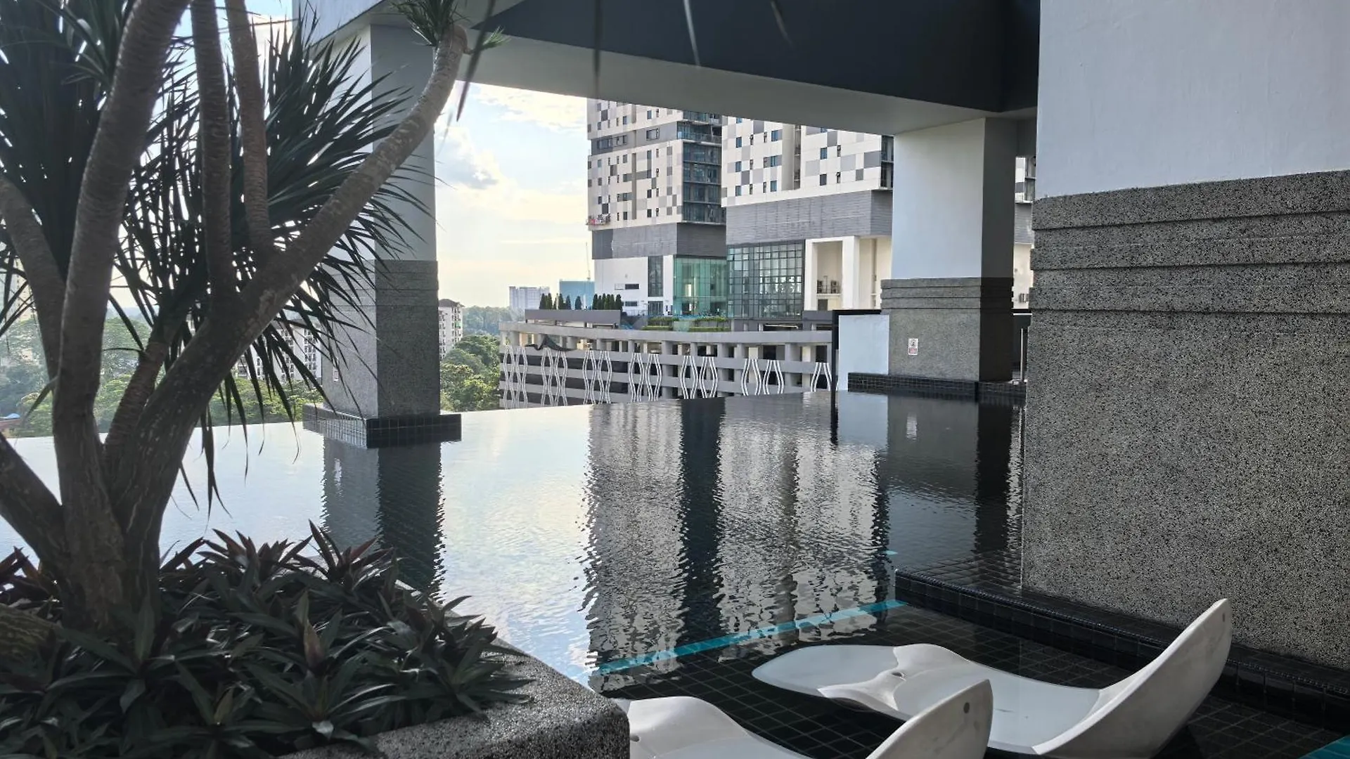 Twin Galaxy Homestay By Affinity Johor Bahru 0*,